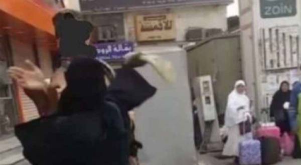 القبض على الرجل الذي أغضب السعوديين بضربه لامرأة في مكة