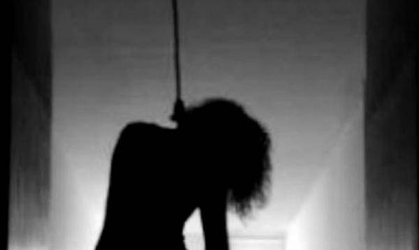 إنتحار ثلاثينية بواسطة (شال) في الكرك