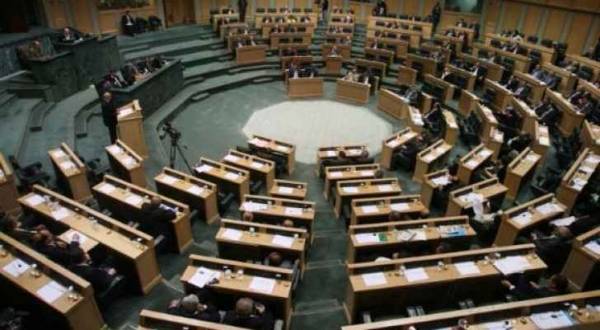 أسماء النواب الحاضرين والغائبين بعذر