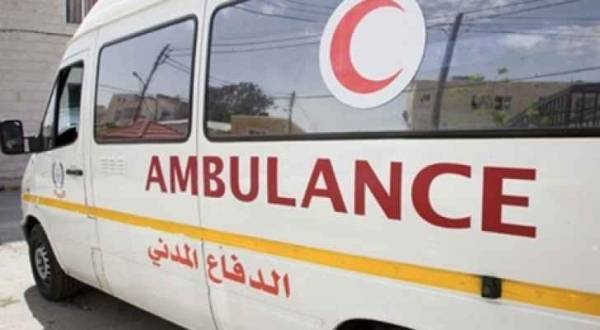 اصابة شخصين بتدهور مركبة على طريق العقبة