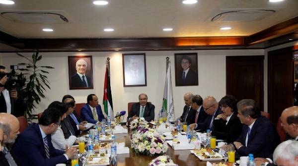 رئيس الوزراء والفريق الاقتصادي يزورون شركة البوتاس العربية