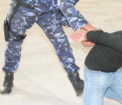 القبض على مطلوب بحقه 36 طلبا قضائيا في سحاب