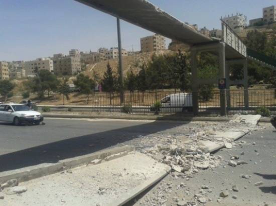 إعادة إنشاء جسور مشاة تعرضت لحوادث مرورية على نفقة المتسببين فيها