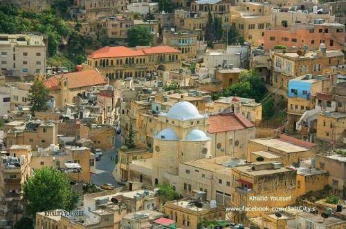 وفاة عشريني سقط عن مرتفع في السلط