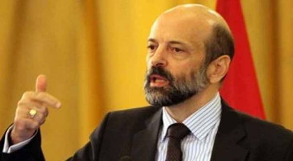 الرزاز غاضب ويتوعد: لن نتهاون!