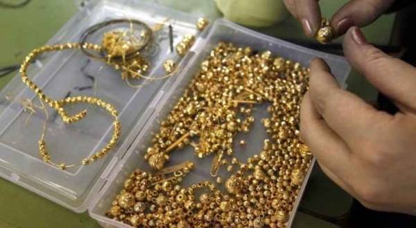 الذهب يصعد وسط ترقب