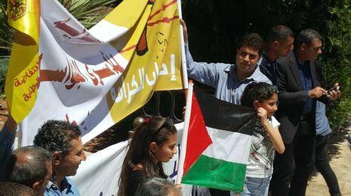 وقفة تضامنية مع الأسرى الفلسطينيين أمام (النقابات)