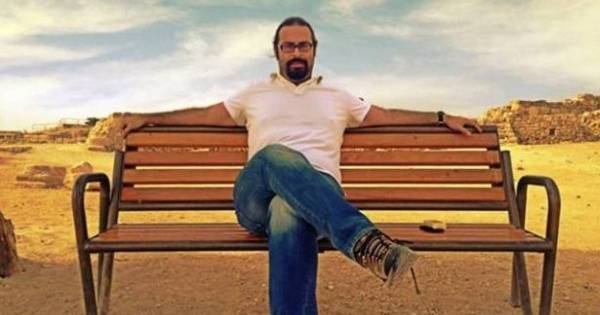 مذيع لُبناني يشنق نفسه على الهواء!! ....صور