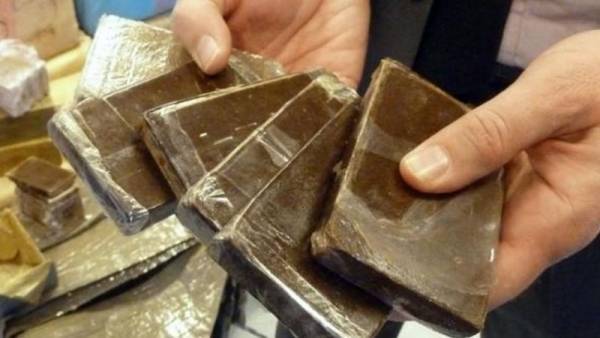 حافلة معتمرين اردنيين بداخلها مخدرات