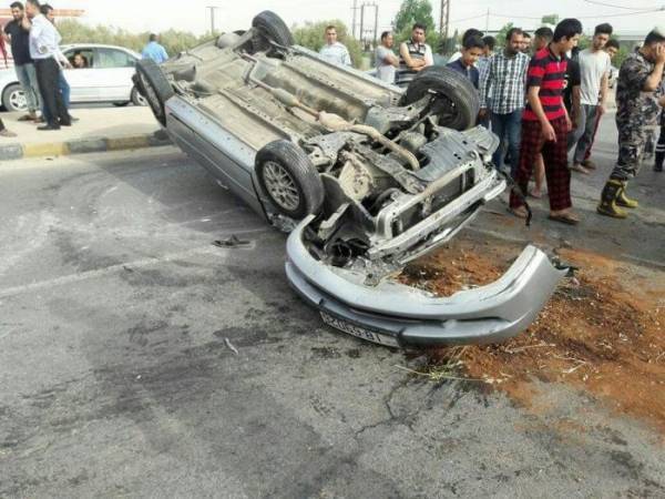 ثمانية اصابات بتصادم مركبتين في مادبا (صور)