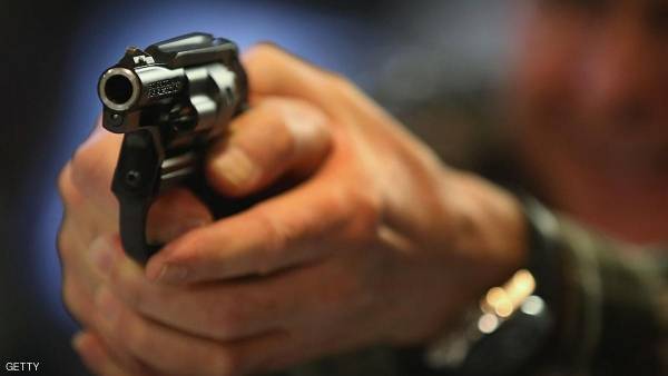 أميركي سكران يفتح النار في حمام سباحة