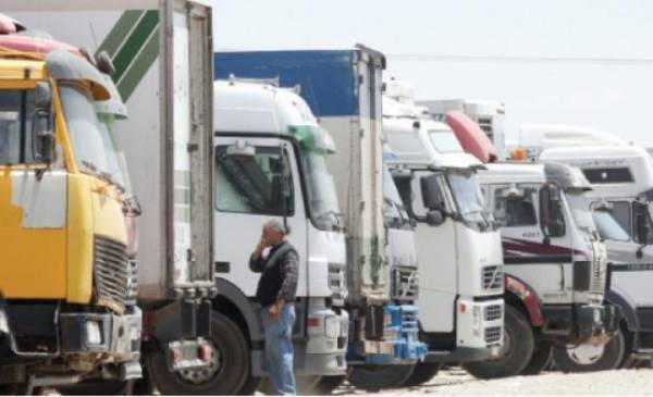 مصر تفرض 700 دينار سنويا على الشاحنات