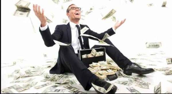 ملياردير نرويجي يتبرع بثروته لسبب غريب