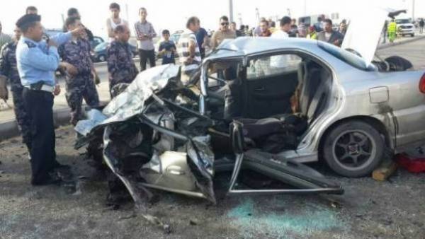وفاتان و3 اصابات في حادث على الطريق الصحراوي