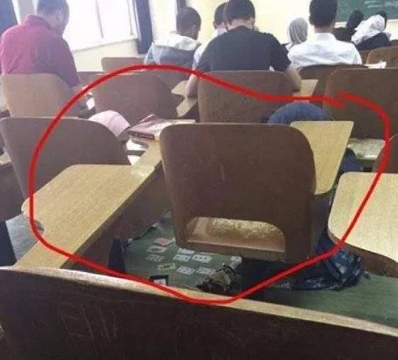 طالبات أردنيات يشعلن غضب رواد مواقع التواصل الاجتماعي بهذه الصورة المستفزة