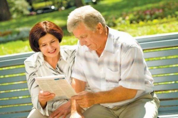 لماذا تعيش النساء أكثر من الرجال؟!