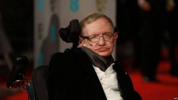 هوكينغ: على البشرية استعمار كوكب آخر قبل 100 عام