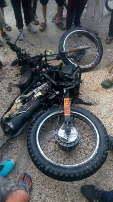 الزرقاء: عشريني يضرم النار بدراجته اثناء محاولة الامن احتجازها