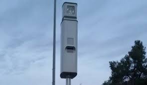 6 أشخاص حطموا كاميرات رادار بقبضة الأمن