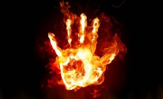 ثلاثيني يحرق نفسه بالمفرق