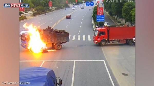 نجا من الموت مرتين في حادث واحد