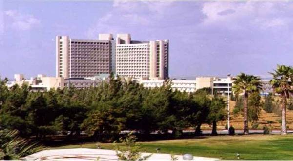 مستشفى الملك المؤسس يحدد أوقات زيارة المرضى برمضان