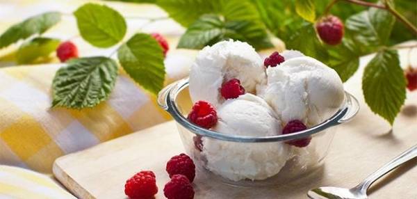 الإفراط في تناول العصائر المثلجة والايس كريم يسبب تجمد المخ