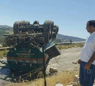 تدهور تنك على طريق عمان  السلط