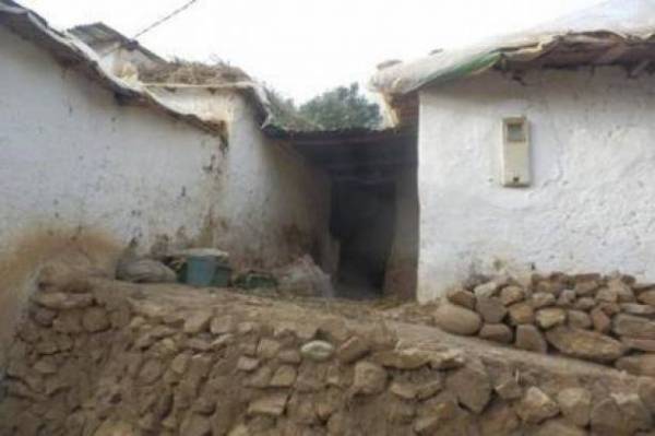 خوفاً من العين والحسد.. لن تصدقوا ما فعلته هذه المرأة بأولادها