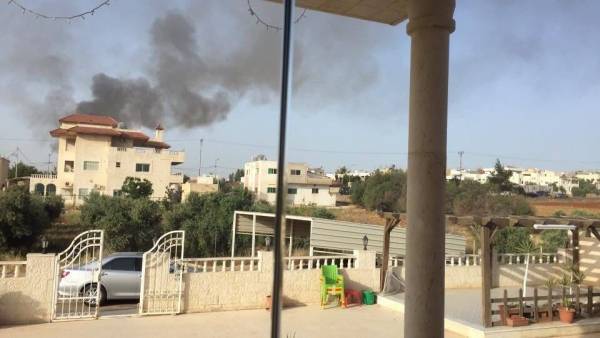 بالصور.. الأجهزة الأمنية تداهم قصراً في الرمثا