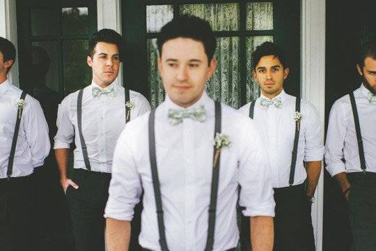 أب فلسطيني يزوج أولاده الأربعة في أربعة أيام متتالية