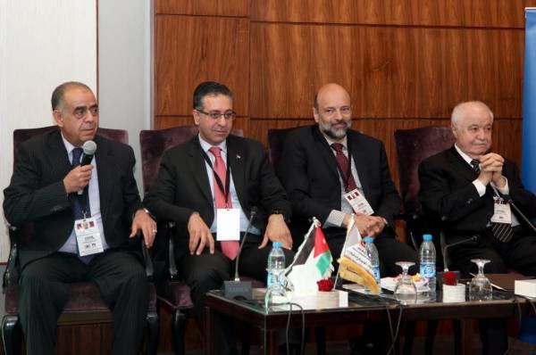 نائبا عن رئيس الوزراء افتتح القضاة وزير الصناعة والتجارة والتموين فعاليات مؤتمر افاق الاقتصادي التاسع (صور)