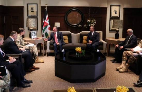 الملك يستقبل قائد القيادة المركزية الأميركية