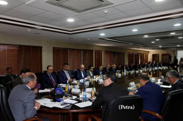 الملقي يترأس اجتماعا لبحث الاستعدادات لشهر رمضان المبارك