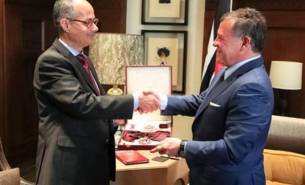 الملك يغرد على تويتر