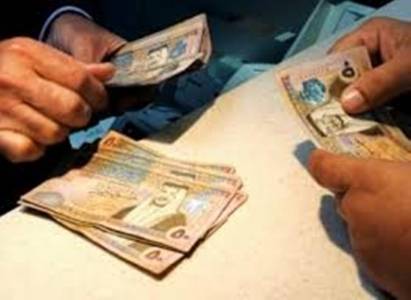 مطالبة الملقي بصرف الرواتب قبل حلول رمضان