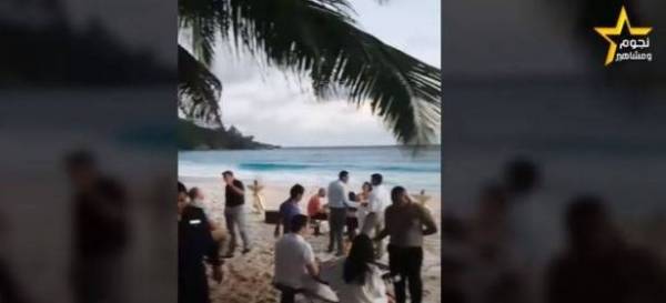 بالفيديو.. موقف محرج لمذيعة MBC وصديقتها على الشاطئ