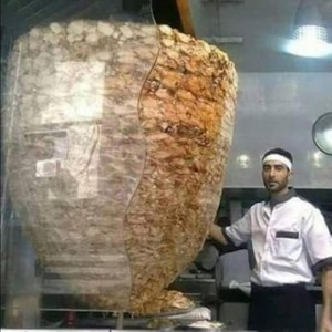 أكبر سيخ شاورما في العالم في اربد