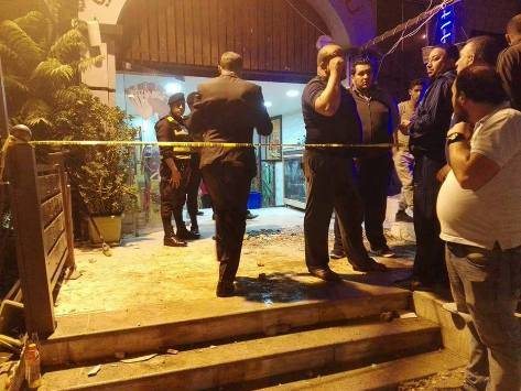 مجهولون يقتحمون الجزيرة ويكسرون محتوياته.. والإدارة تهدد