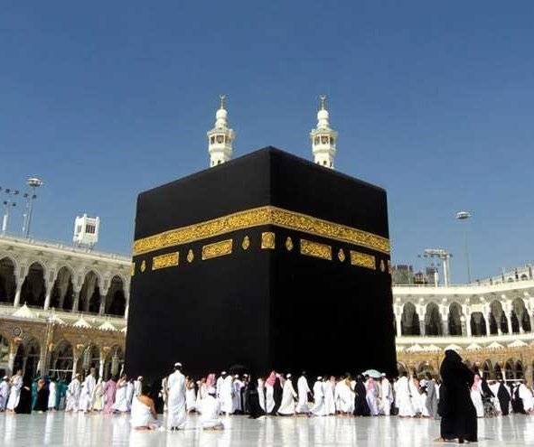 حدث نادر تشهده الكعبة المشرفة في أول أيام رمضان