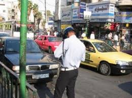 مواطن يدخل بغيبوبة لحظة تحرير مخالفة بحقه