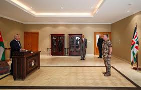 الغزو يؤدي اليمين القانونية أمام الملك بتعيينه رئيسا لمحكمة التميز