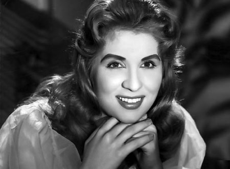 بالأسماء: فنانات تزوجن أكثر من 13 مرة
