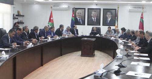 الداخلية .. الزعبي يجتمع بمدراء الامن العام والدفاع المدني والدرك ومحافظي الميدان