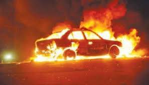 مجهولون يحرقون مركبة يطلقون النار على منزل في الصريح