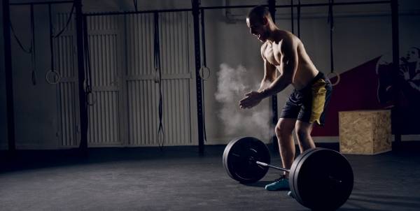 قبل رفع الأثقال.. استشر طبيبك الخاص!