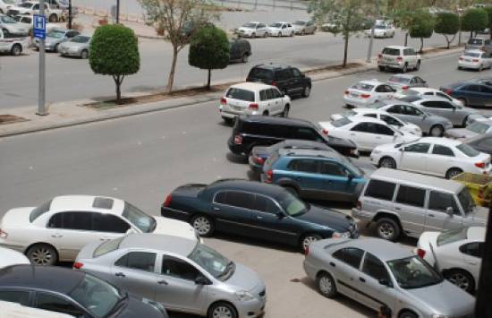 السير تؤكد على أهمية عدم الاصطفاف المزدوج