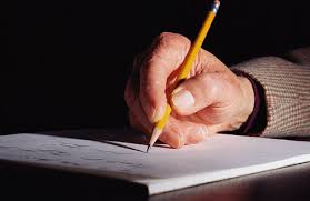 عجوز تركية تتعلم القراءة والكتابة في الـ 63 من عمرها