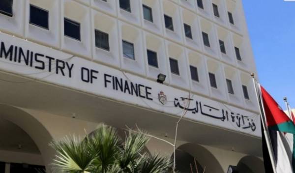 الحكومة تطالب شركات حكومية ومواطنين ب740 ألف دينار ..!