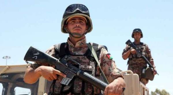 القبض على ٤ متسللين حاولوا عبور الحدود وتهريب مخدرات